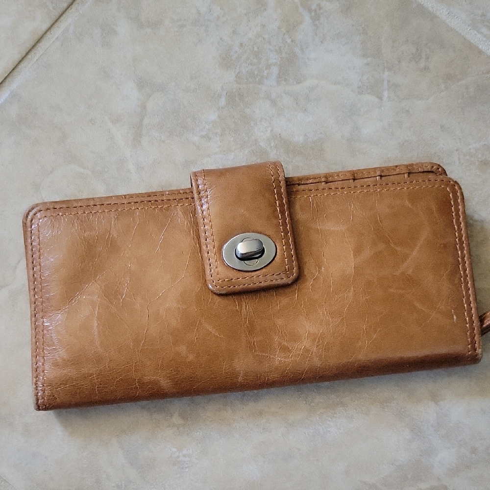 HOBO Leather Turnlock Bifolder Card Holder Wallet Wrislet